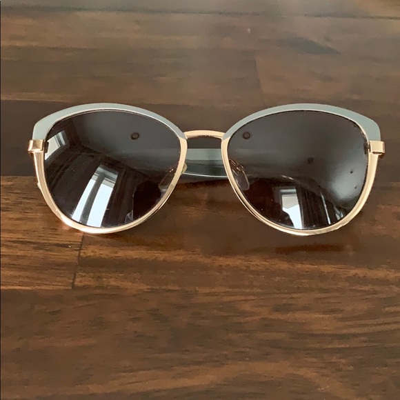 Marc by Marc Jacobs Two Tone Sunglasses -like new! - Picture 1 of 4